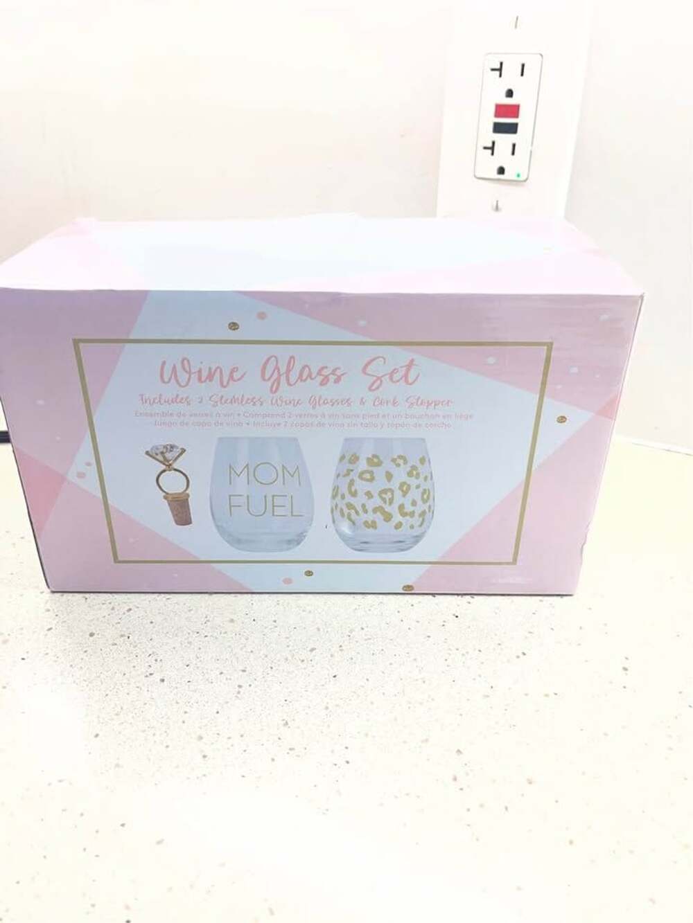 Wine Glass Set with 2 Stemless Glasses and Cork Stopper - Picture 6 of 9